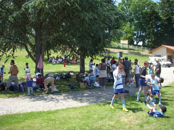 Pique nique de toute l'EDR lors du Tournoi de La C&ocirc;te Saint Andr&eacute;